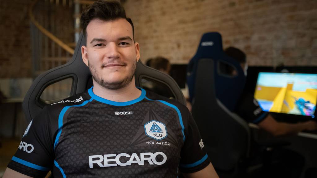 RECARO supports eSports by becoming the main sponsor of No Limit Gaming, for example.